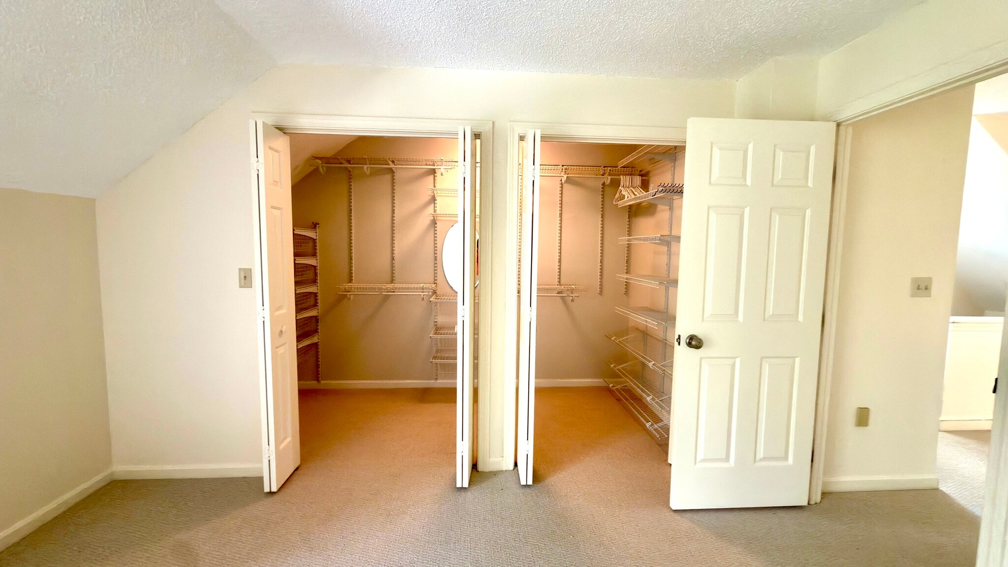 Building Photo - 26 Lions Ln