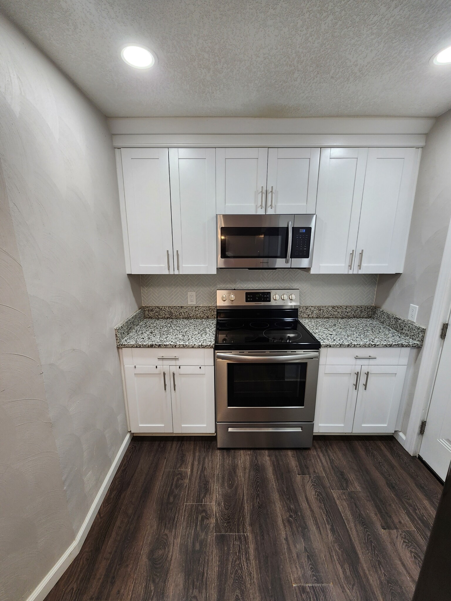 Building Photo - 2724 Mapleton Ave