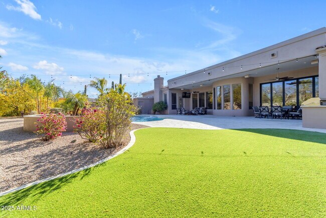 Building Photo - 6938 E Lomas Verdes Dr