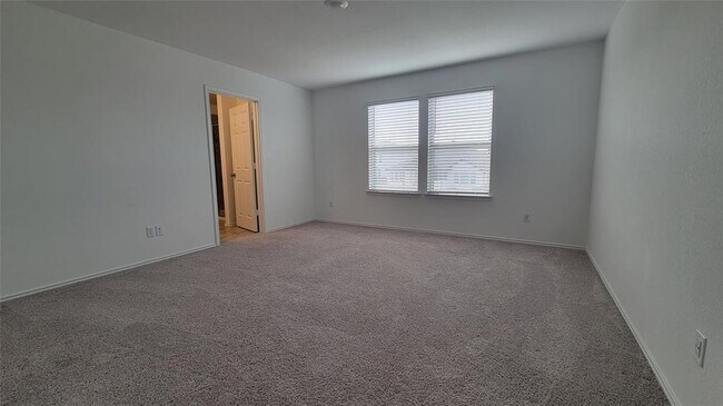 Building Photo - 217 Redonda Dr