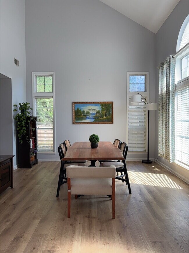 Building Photo - 1009 Ariel Ct