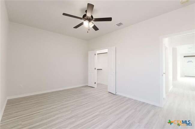 Building Photo - 508 W Avenue B