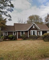 Building Photo - 4 Bedroom House Located in Five Points