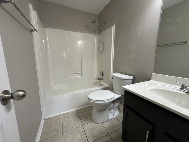 Building Photo - 122 Alexander Blvd