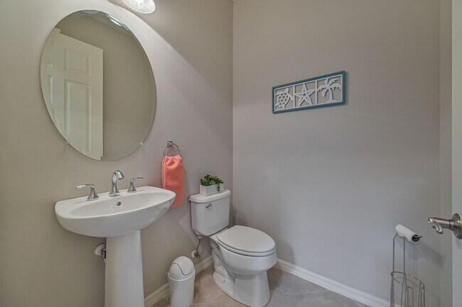 Building Photo - AVAILABLE April - 2/2.5 Townhome with 1 Car garage in Paseo!