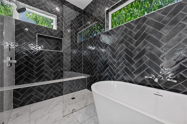 Building Photo - 3314 Garden Villa Ln