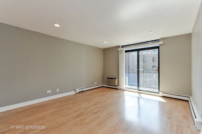 Building Photo - Spacious 2 Bed 2 Bath, East Lakeview