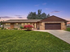 Building Photo - 39582 Burton Dr