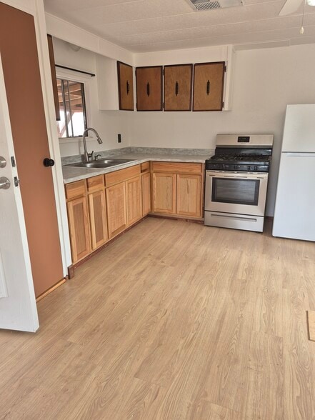 Building Photo - 211 N 1st St