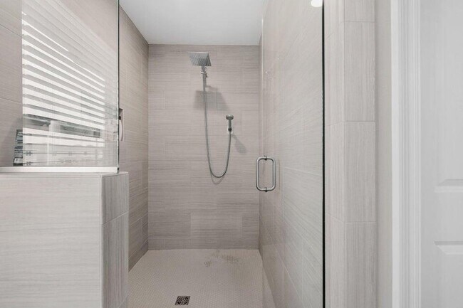 Building Photo - 2327 Hadleigh Hills Ct