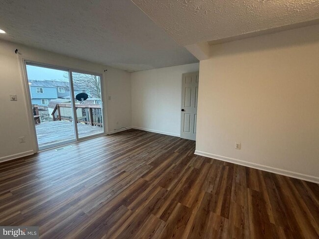 Building Photo - 125 Laurel Valley Ct