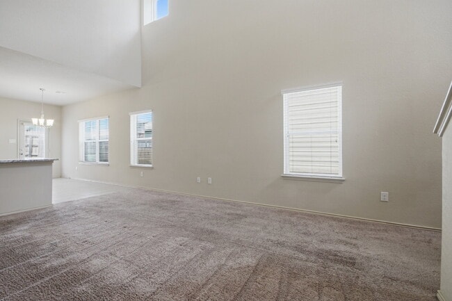 Building Photo - "Charming San Marcos Retreat: Spacious 3-Bedroom Home with 2.5 Baths on Lake Glen!"