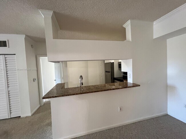 Building Photo - 17150 N Bay Rd
