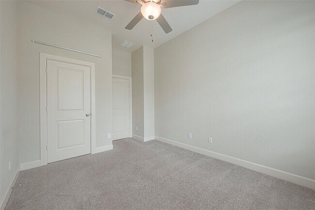 Building Photo - 402 Jolly Ginger Dr