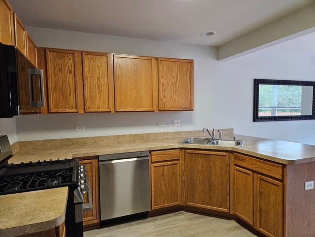 Building Photo - 2507 Sumac Dr