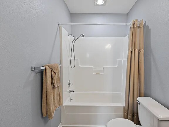 Building Photo - 241 Anchor Rd