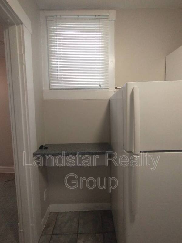 Building Photo - 2127 Grinstead Dr