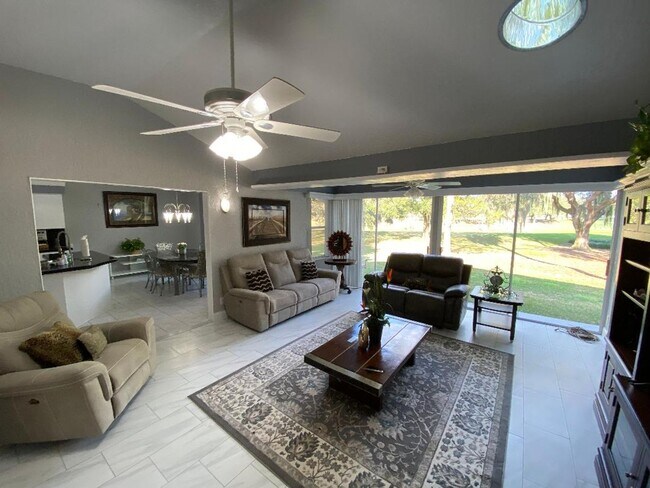 Building Photo - Spectacular ANNUAL LEASE, Fully Furnished ...