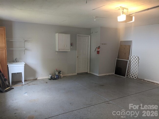 Building Photo - 125 Shephard Hill Dr