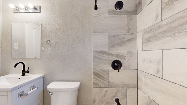 Building Photo - PRICE IMPROVEMENT NOW ONLY $995!!!