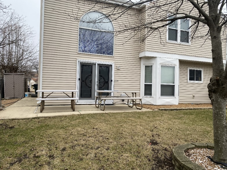 Building Photo - 712 Legends Dr