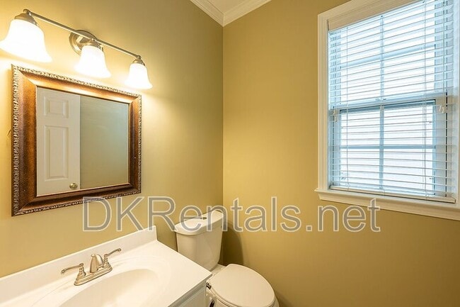 Building Photo - 804 Araya Ct