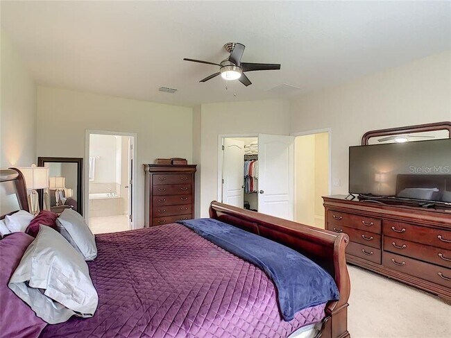 Building Photo - 6800 Little Blue Ln