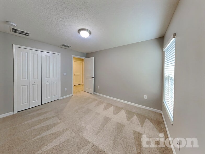 Building Photo - 9701 Sage Creek Dr