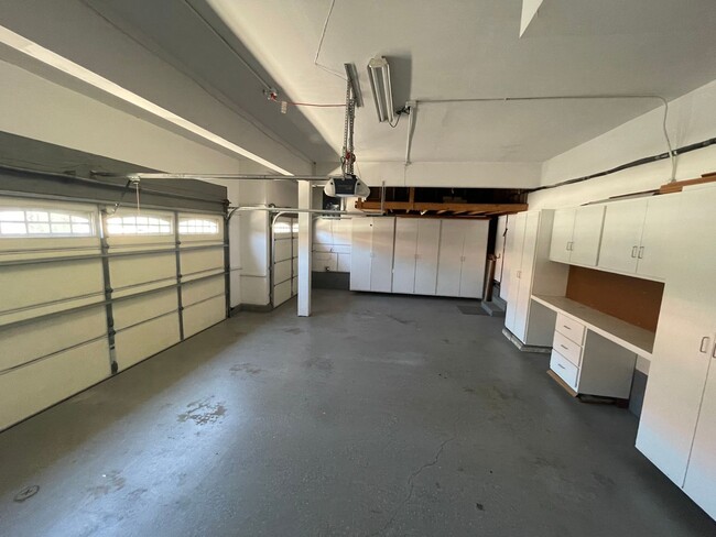 Building Photo - Charming 3-Bedroom Home in Prime Irvine Lo...