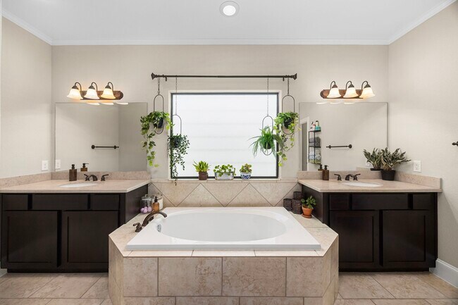 Building Photo - 5907 Kiam St