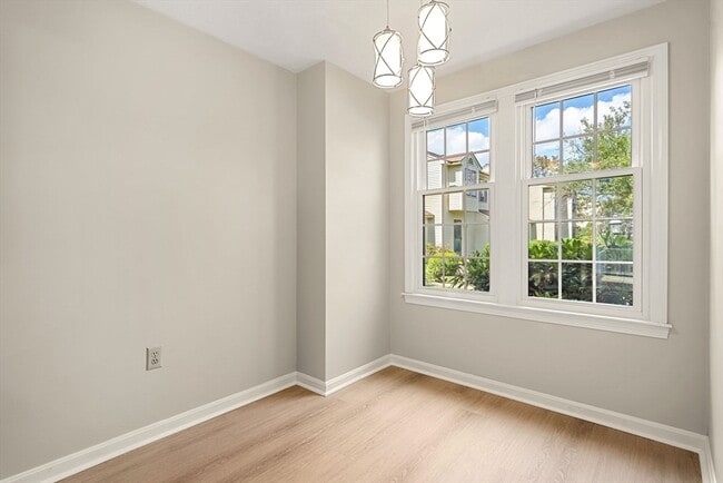 Building Photo - 290 Apache Way