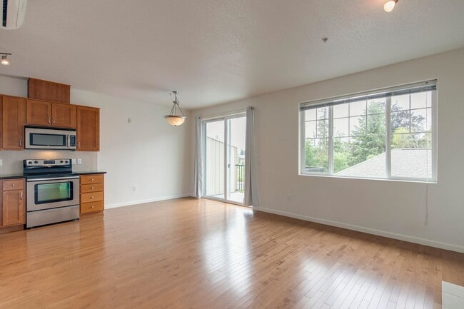 Building Photo - Timberland Falls Condo - 2bd, 2ba, 1011 sq...