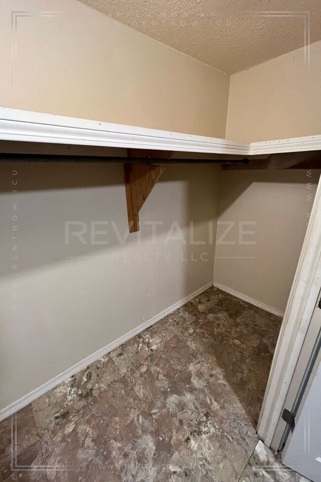 Building Photo - Newly Remodeled 3 Bd / 1 Ba in Moss Point