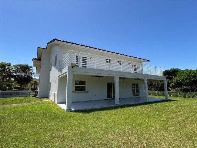 Building Photo - 6611 SW 99th Ave