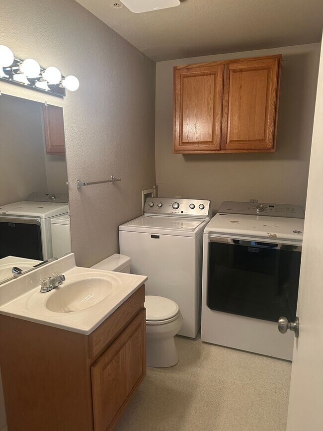Building Photo - 4943-4945 Vance Dr - SL70/30
