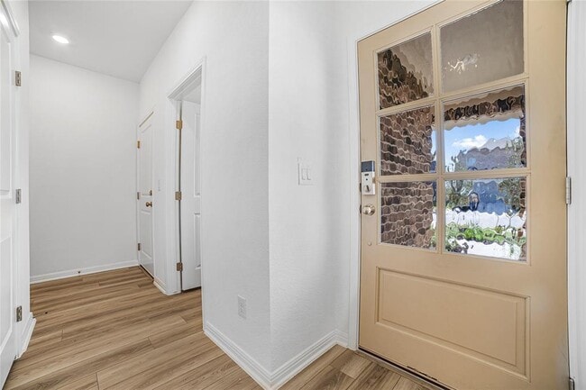 Building Photo - 412 Breccia Trl