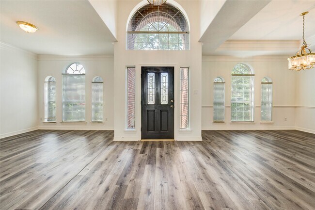 Building Photo - 8803 Memorial Creek Dr