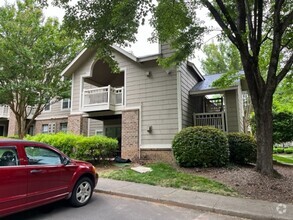 Building Photo - Beautiful condo unit in South Park