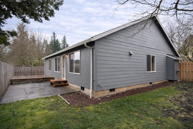 Building Photo - 2917 NW Watkins Ct