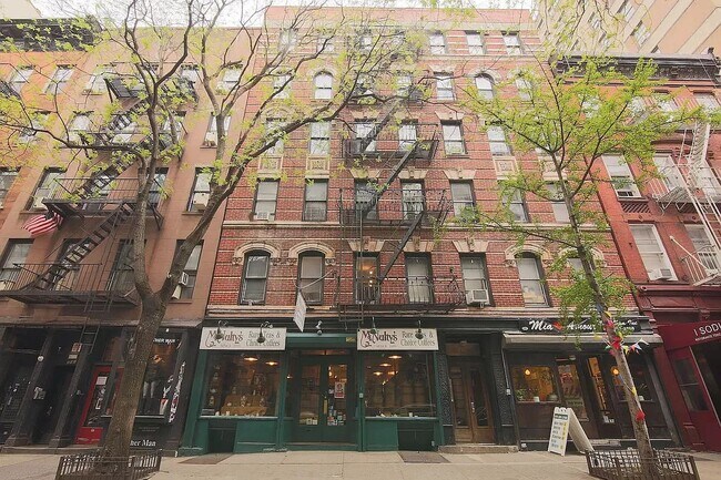 Building Photo - 107 Christopher Street