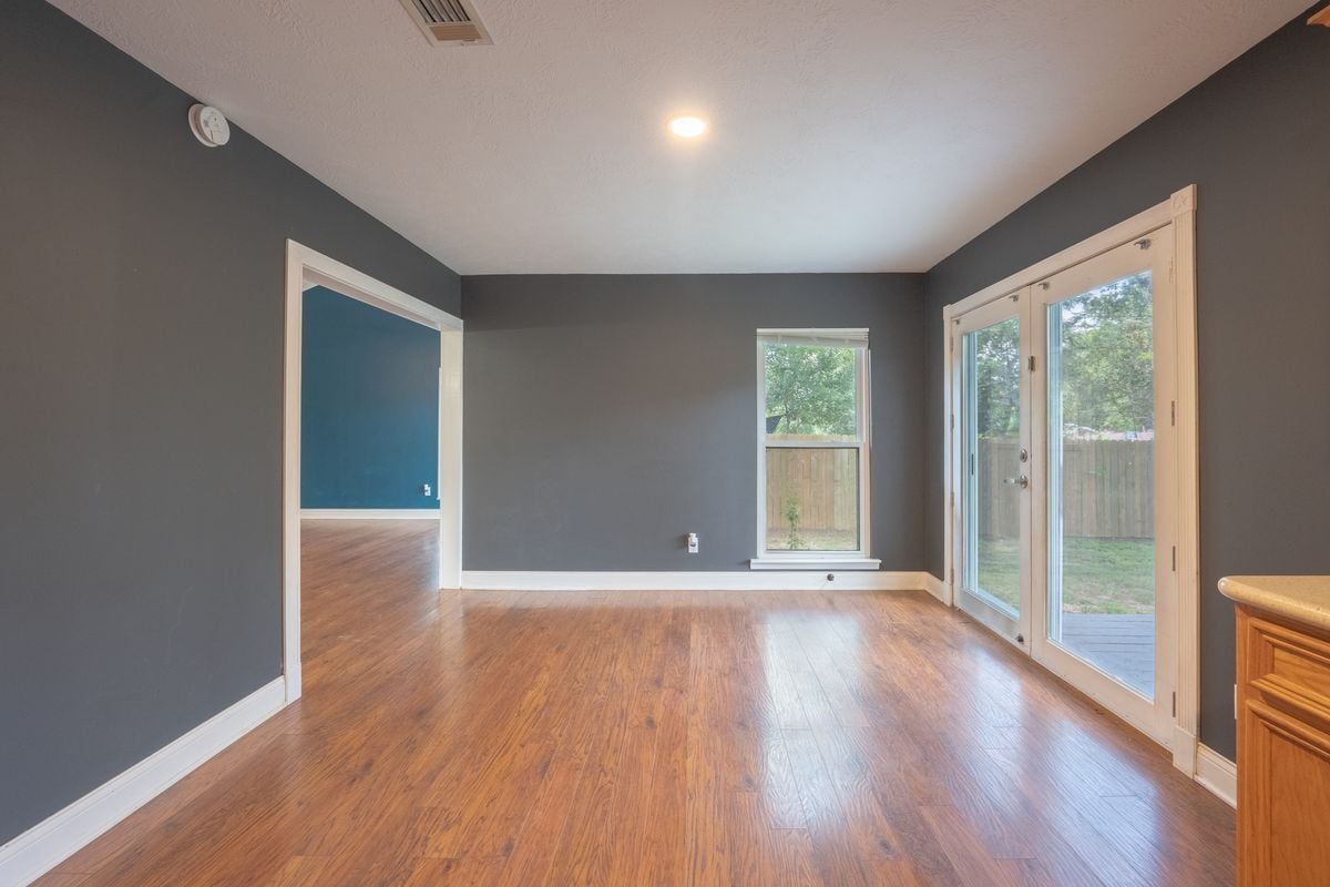 Building Photo - 501 Calhoun Dr