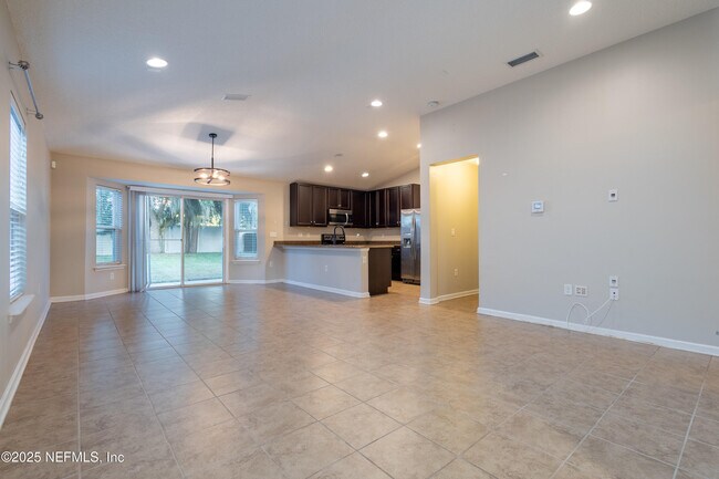 Building Photo - 12106 Alexandra Dr