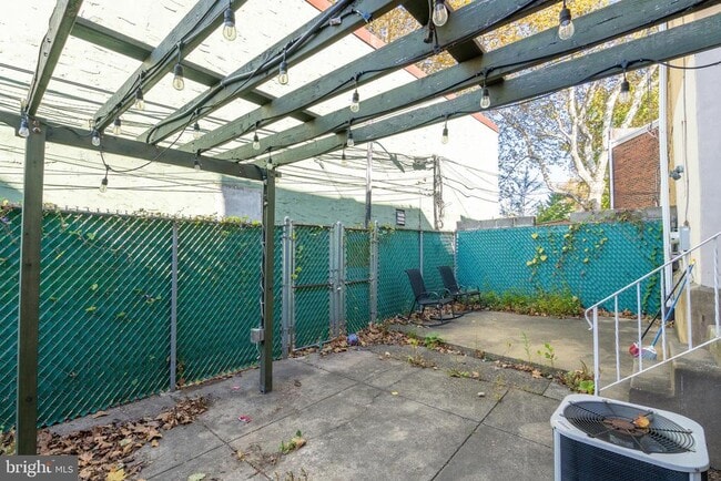 Building Photo - 2822 S Smedley St