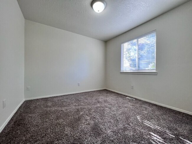 Building Photo - Amazing Home in Mahogany Park