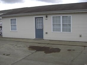 Building Photo - 5243 Raubs Ln