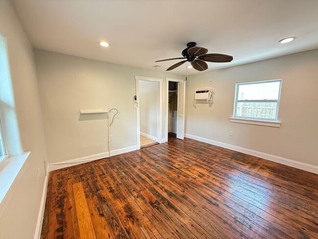 Building Photo - 1 Bedroom 1 Bathroom with WD
