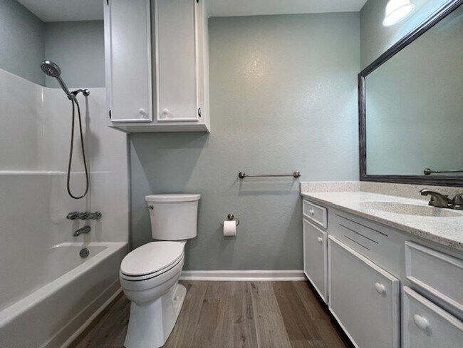 Building Photo - UPDATED HOME IN FLOUR BLUFF - OFFERING GRE...