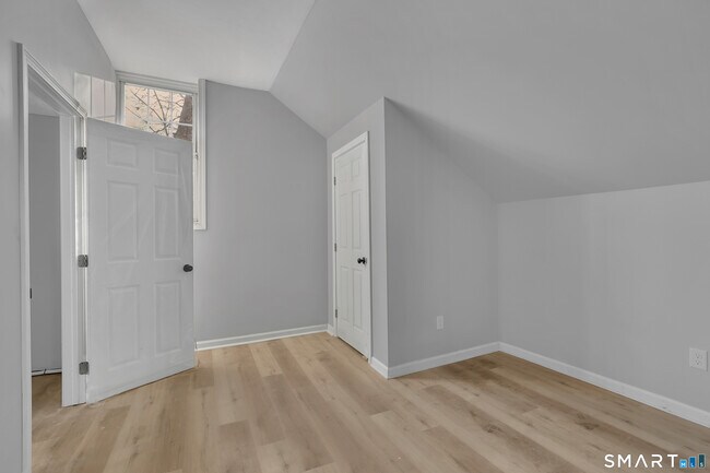 Building Photo - 196 Hartford Rd