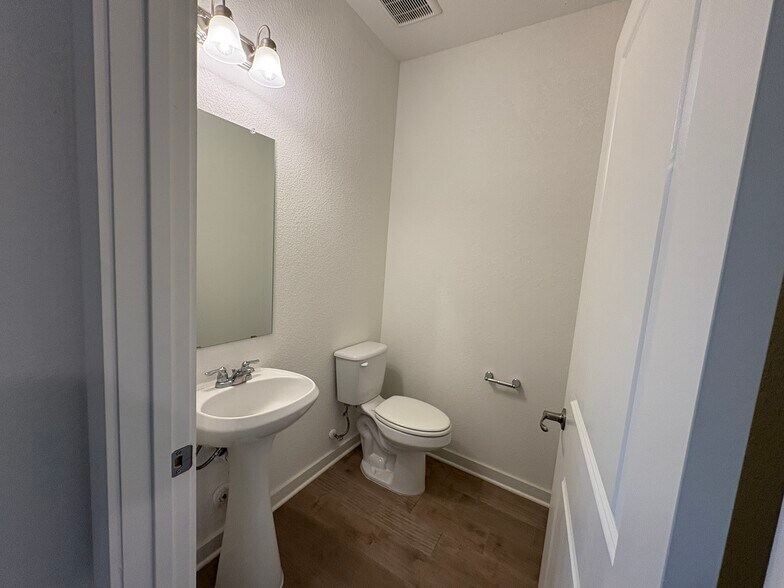 Building Photo - 7408 Sparkling Light Dr