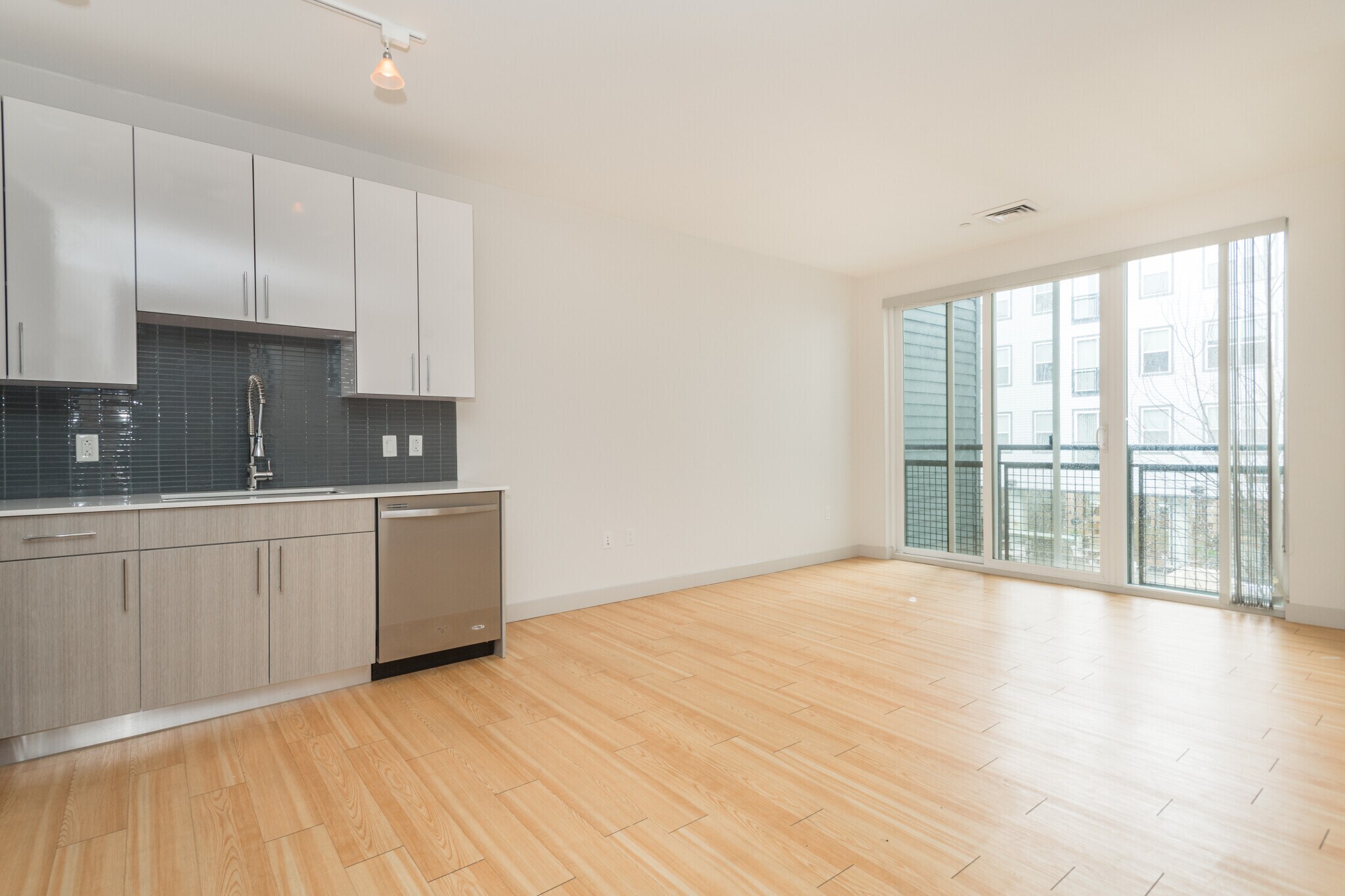 Building Photo - 320 D St